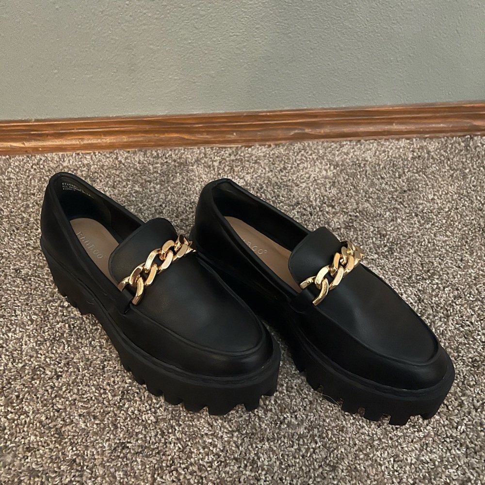 BAMBOO Black and Gold Chain Loafers Flats